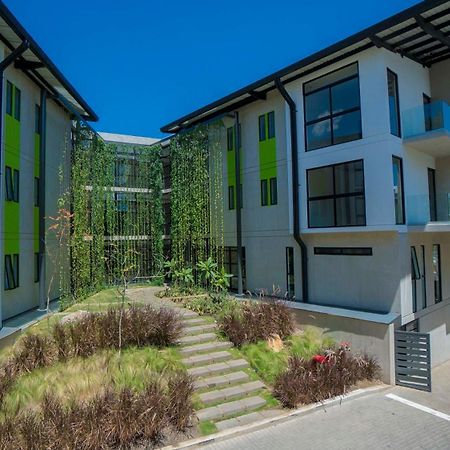 Bee Suites Santa Ana Санта-Ана Екстер'єр фото