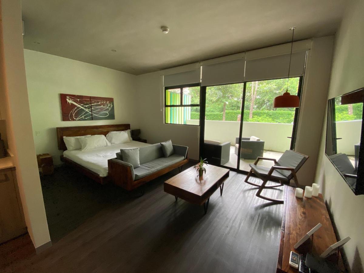 Bee Suites Santa Ana Санта-Ана Екстер'єр фото