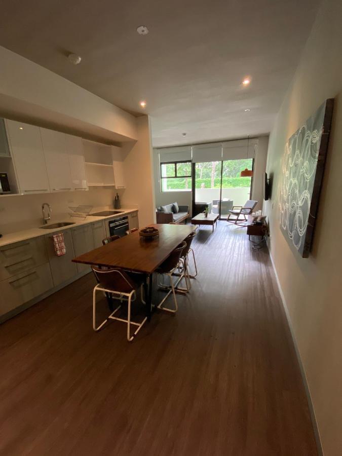 Bee Suites Santa Ana Санта-Ана Екстер'єр фото