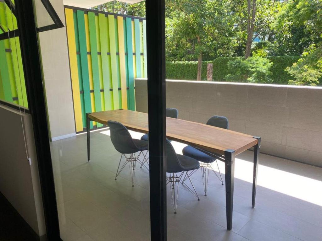 Bee Suites Santa Ana Санта-Ана Екстер'єр фото