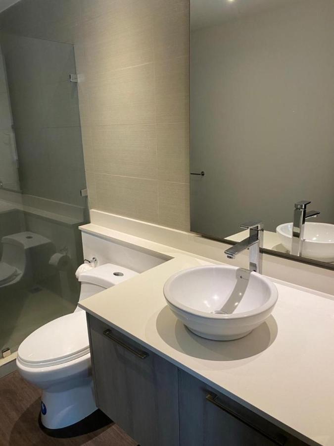 Bee Suites Santa Ana Санта-Ана Екстер'єр фото