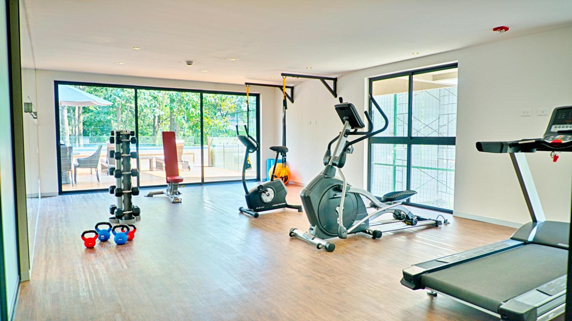 Bee Suites Santa Ana Санта-Ана Екстер'єр фото