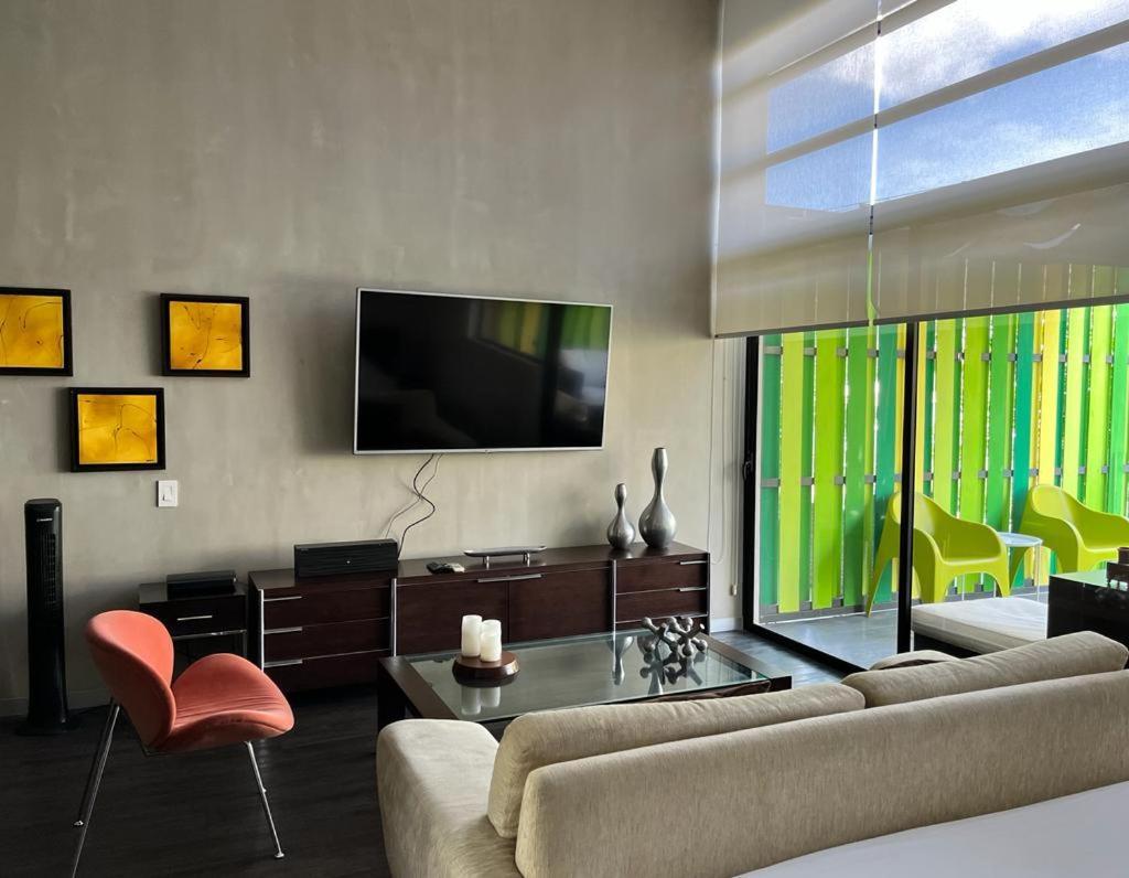 Bee Suites Santa Ana Санта-Ана Екстер'єр фото