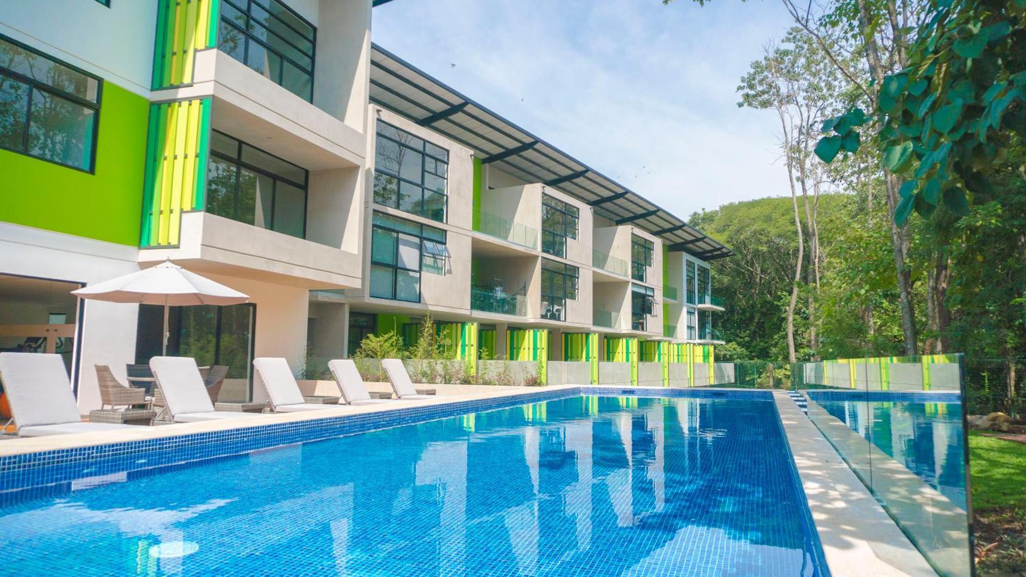 Bee Suites Santa Ana Санта-Ана Екстер'єр фото