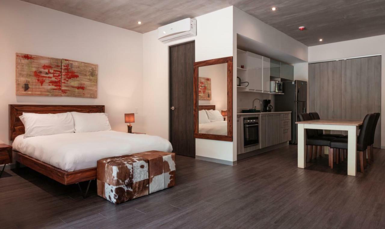Bee Suites Santa Ana Санта-Ана Екстер'єр фото