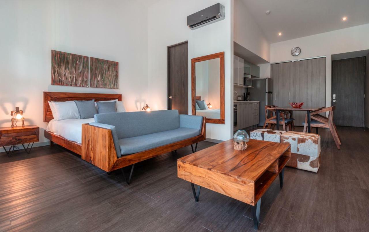 Bee Suites Santa Ana Санта-Ана Екстер'єр фото