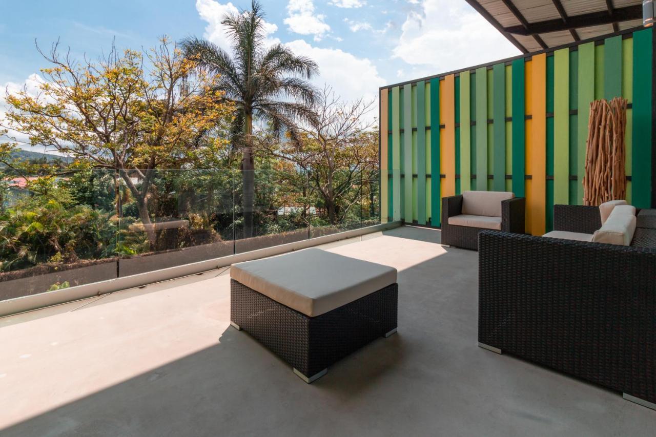 Bee Suites Santa Ana Санта-Ана Екстер'єр фото